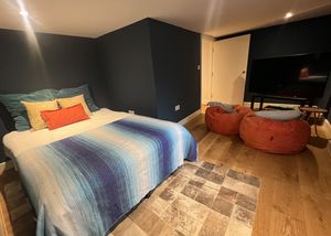 Photo 6- click for photo gallery